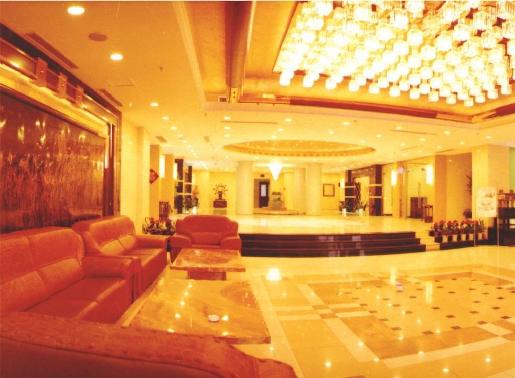 Datong Hongqi Grand Hotel Exterior photo
