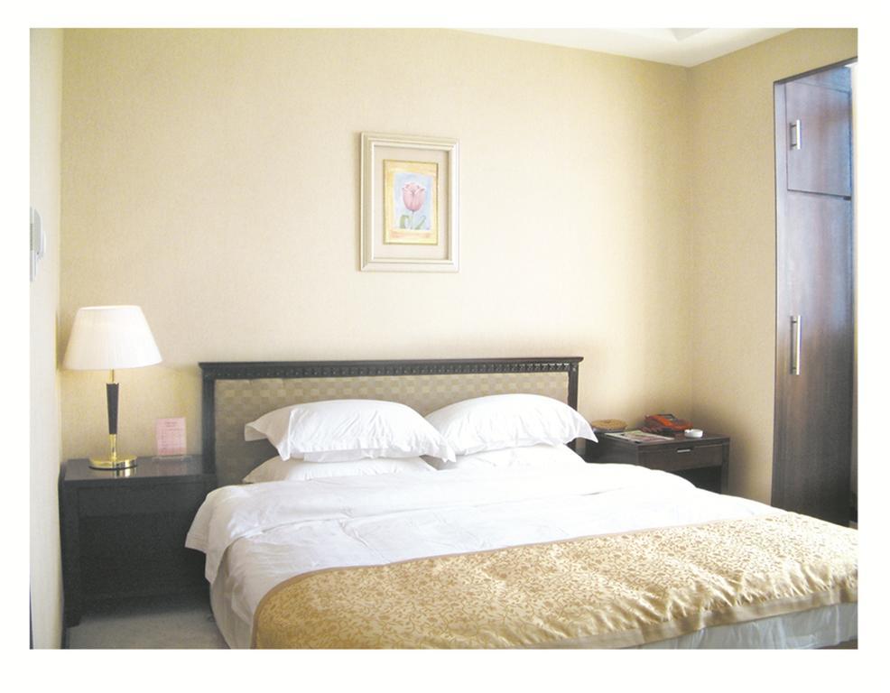 Datong Hongqi Grand Hotel Room photo